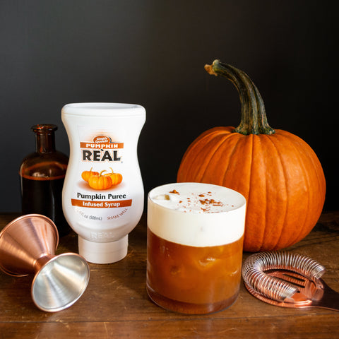 A pumpkin cocktail made using Reál pumpkin puree syrup, Reál syrups are perfect for cooking & baking, making cocktails or mocktails and dirty sodas. 