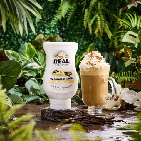 A vanilla coffee made with Reál Madagascar vanilla syrup, a vegan and gluten-free syrup that's perfect to add to hot drinks or milkshakes. 